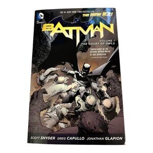 DC Comics Batman: The Court of Owls - Black and Yellow Cover